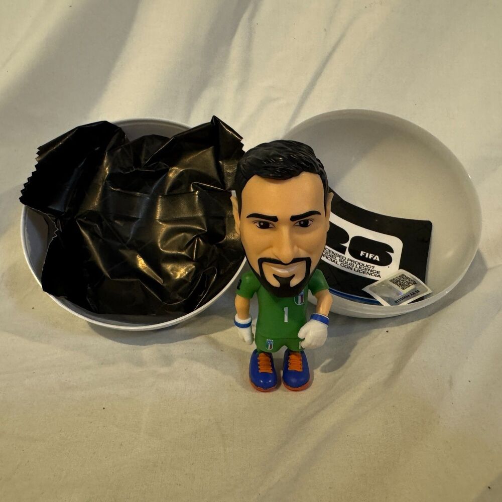 Zuru FIFA World Cup 2026 Ballers Gianluigi Donnarumma Italy Green Kit Figure S1